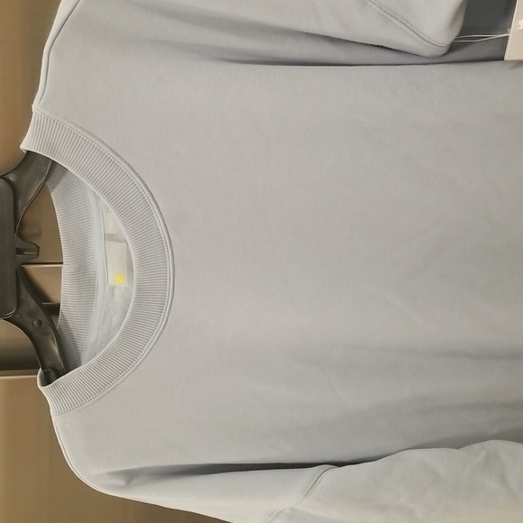 💕ZELLA💕 Coastal Side Split Crewneck Sweatshirt ~ Feather Blue Medium M NWT - Picture 4 of 7